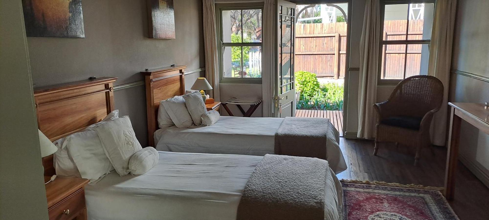 Housemartin Lodge & Self Catering De Rust Buitenkant foto